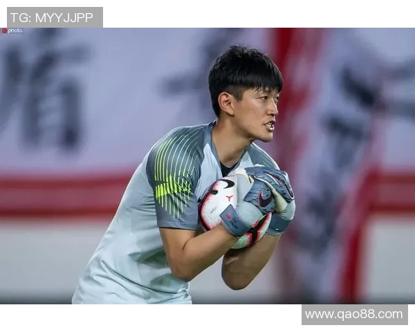 颜骏凌神勇扑救助力球队逆转胜利展现门将风采 颜骏凌神勇扑救助力球队逆转胜利展现门将风采