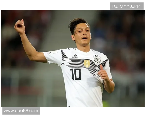 蒋圣龙精彩拦截传球展现防守实力助力球队逆转局势 蒋圣龙精彩拦截传球展现防守实力助力球队逆转局势