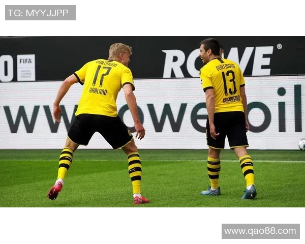 沙尔克04客场大败垫底积分榜遭逢低谷 沙尔克04客场大败垫底积分榜遭逢低谷