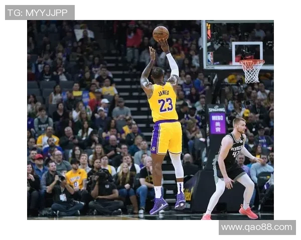 詹姆斯三分球命中数破万，历史第六人再创传奇